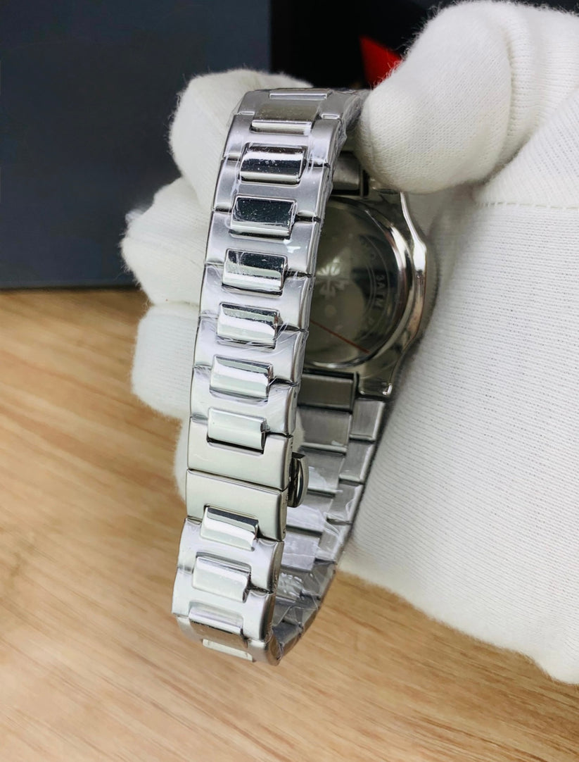 Patek Philippe Nautilus Silver Diamond Bezel- White Dial